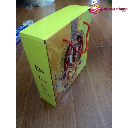 Hộp giấy 4 bánh 200-250g quai xách
