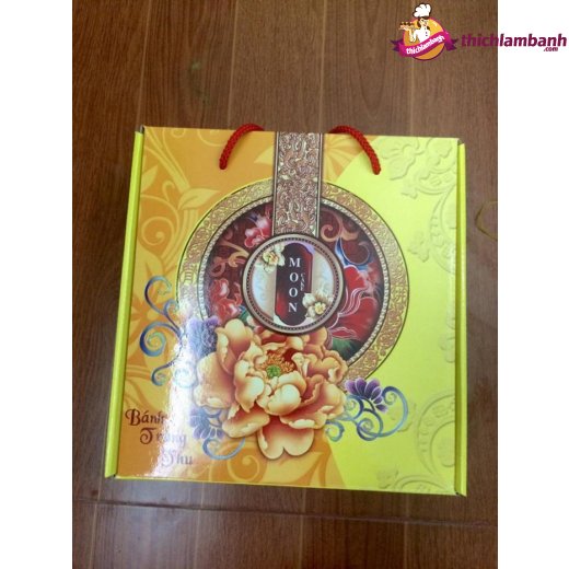 Hộp giấy 4 bánh 200-250g quai xách