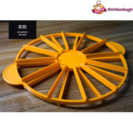 Dụng cụ chia bánh tròn