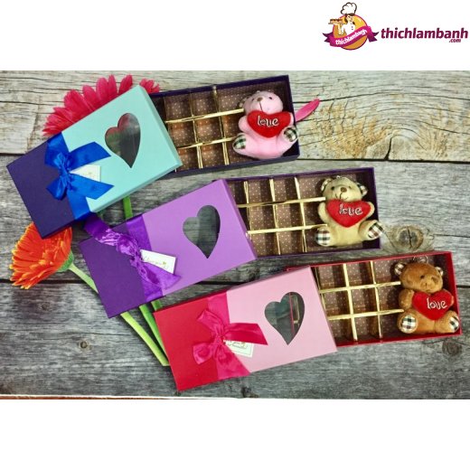 Hộp quà 12 ô + túi + gấu