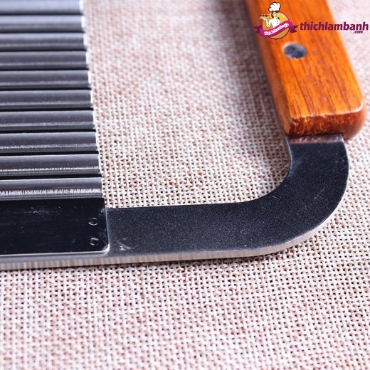 Dao lượn sóng cán gỗ
