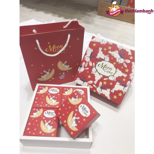 Bộ hộp trung thu 4 bánh hình thỏ đỏ đậm đựng bánh từ 200 đến 250g