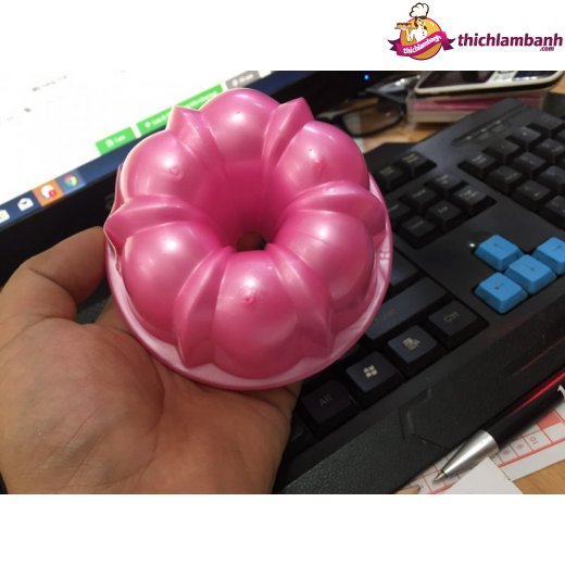 Khuôn nhựa rau câu ngọc lan tròn lõi giữa – bundt 10cm