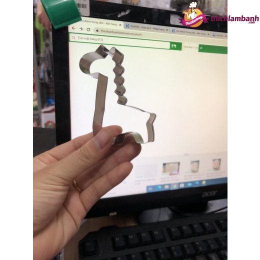 Nhấn Inox hình hươu cao cổ