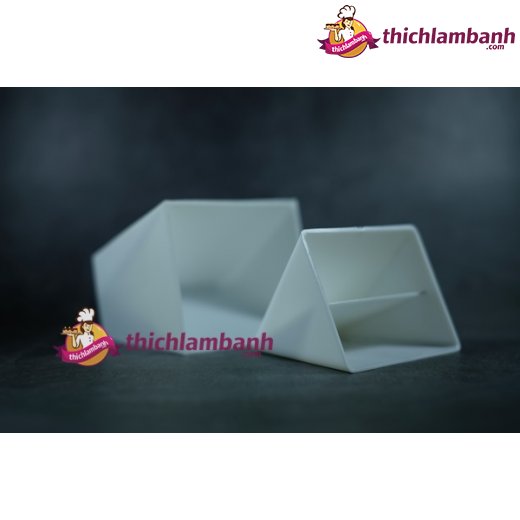 Khuôn bánh giò nhựa