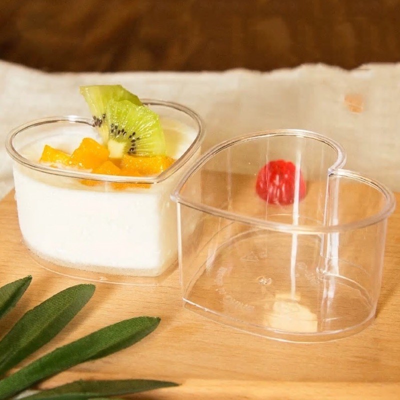 Ly nhựa mousse kèm nắp mẫu tim 7745