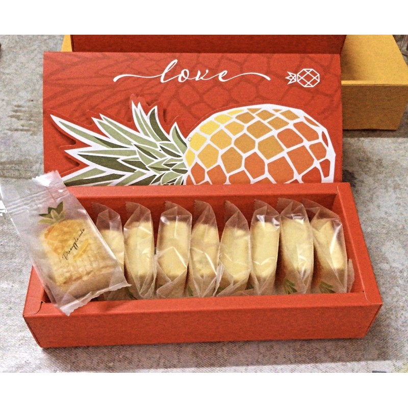 Hộp bánh dứa màu đỏ (buộc dây)