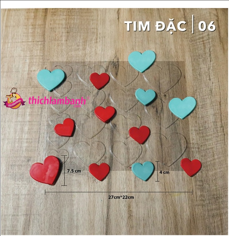 Khuôn nhựa đổ socola trái tim trang trí