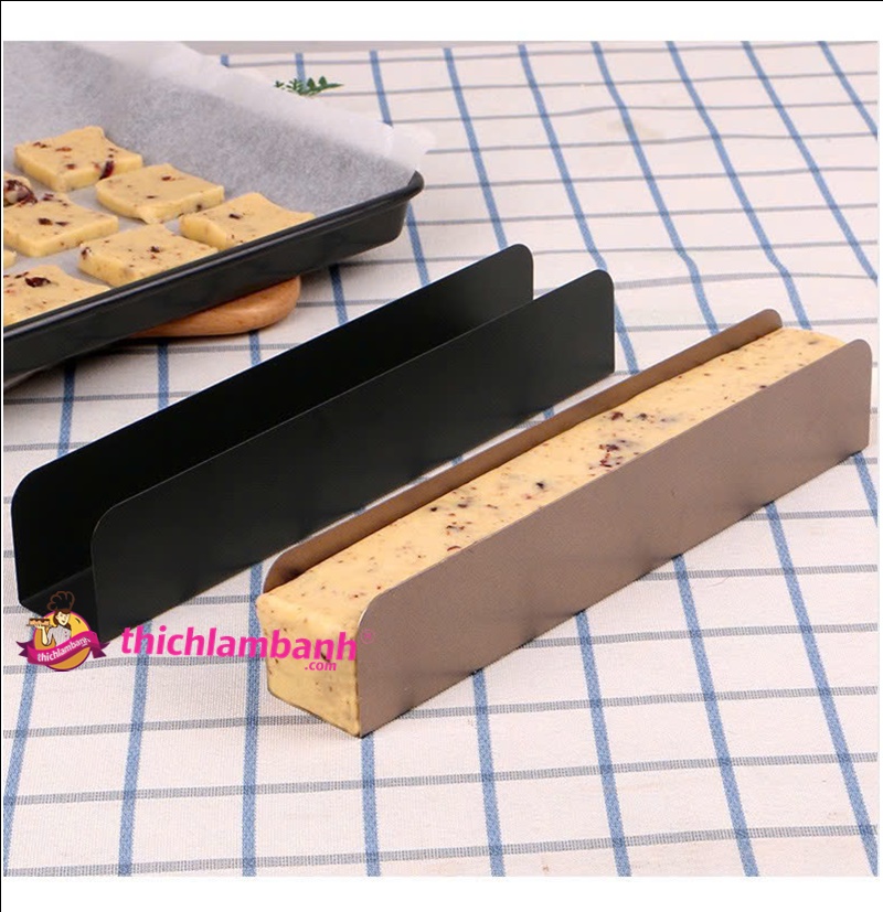 Khuôn Cookie chữ U chống dính 24.5cm
